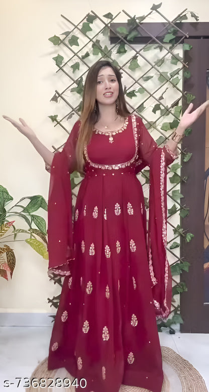 Inaaya Ravishing Women Gown and Dupatta